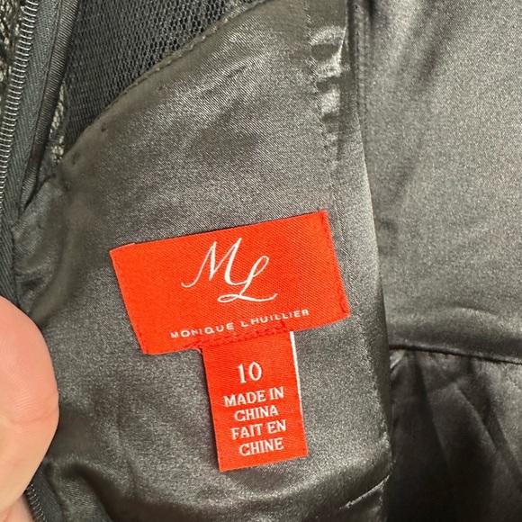 Monique Lhuillier Designer Black Lace Long Sleeve Long Evening Gown Size 10 - Picture 6 of 8